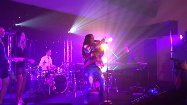 Jessica Mauboy - Maze - YouTube Sessions 2010 смотреть онлайн