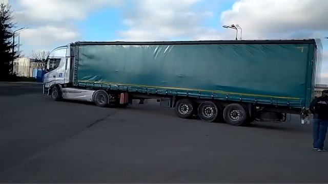 Вождение учебной фуры в ожидании работы смотреть онлайн