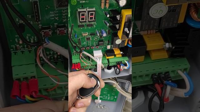 Запись пульта An Motors AT-4 в шлагбаум An Motors.