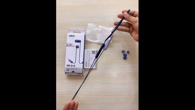 UNBOXING EARPHONE BLUETOOTH SONY WI C100 смотреть онлайн