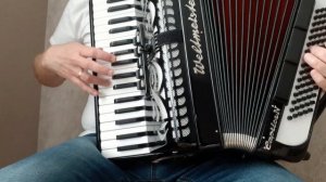 Как играть «Яблочко» на аккордеоне.