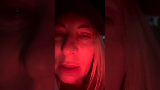 Вот вам , приклеила реснички ??