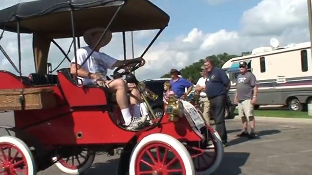 1904 Ford Model AC смотреть онлайн