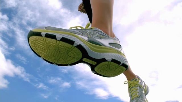 Skechers Shape Ups Toners смотреть онлайн