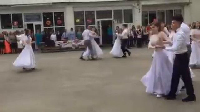 Самый лучший школьный вальс 2019 смотреть онлайн