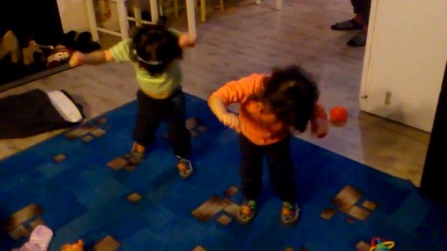 двойняшки Лиза и Катя смотреть онлайн