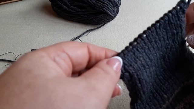 Вяжем пятку/ Завязываем бант/ Присоединяем нитку... - по волнам ваших комментариев #носкиспицами смотреть онлайн