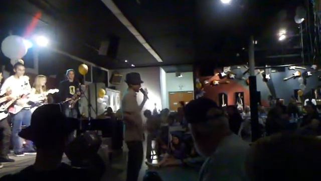 Blues kids of America - Born Under a Bad Sign (Fender Lounge Corona California) 7-1-11 смотреть онлайн