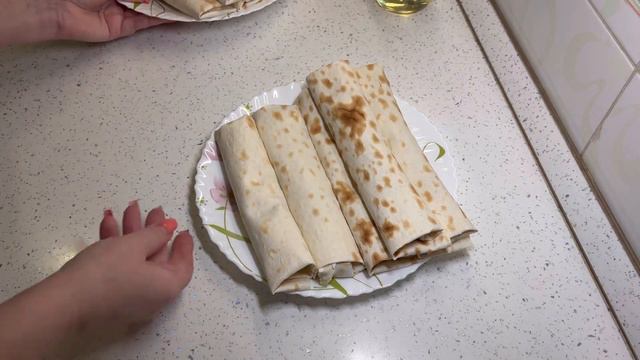 ВКУСНЫЙ и БЫСТРЫЙ ЗАВТРАК! Лаваш с начинкой. смотреть онлайн