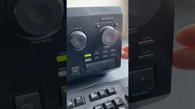 Sony CDP-CX355 Mega Storage 300 CD - DEMO смотреть онлайн