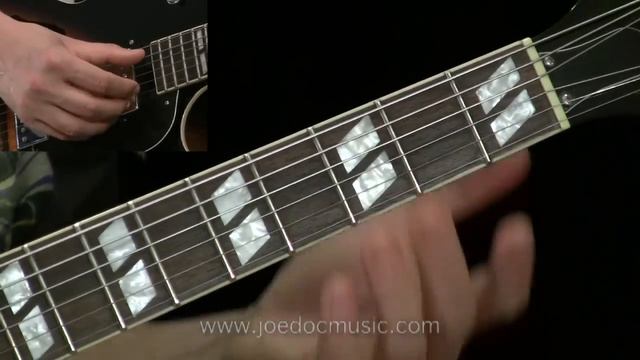 Using Diminished Chords in a Blues Turnaround смотреть онлайн