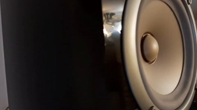 Из архива yamaha ns-333 and reloop rp-1000 смотреть онлайн
