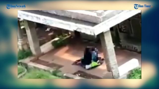 VIRAL Video Sepasang Kekasih Kepergok Mesum Di Kuburan China Siang Hari