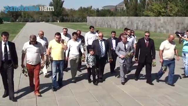Арсен Галстян посетил «Цицернакаберд» смотреть онлайн