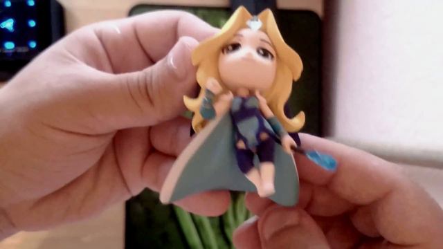 Обзор фигурки героя Crystal Maiden из Dota 2 смотреть онлайн