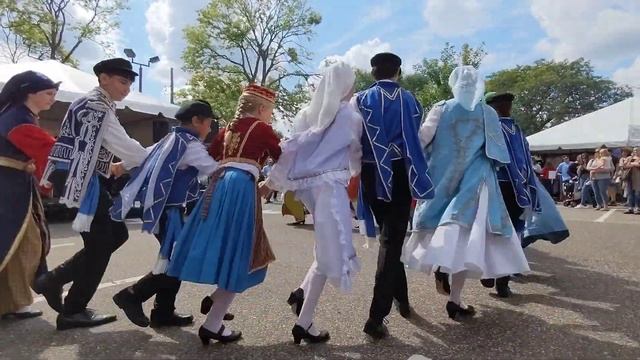 Greek dancing at church festival (Eva) смотреть онлайн