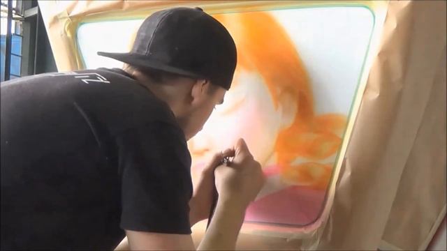 Anna from Frozen painting using aerograf airbrush custom painting graffiti art смотреть онлайн