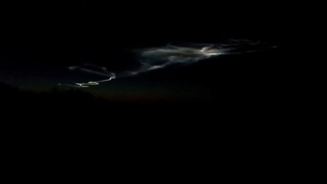 Не понятное взарвалось в небе. В саратовской области самойловского района п южный. смотреть онлайн