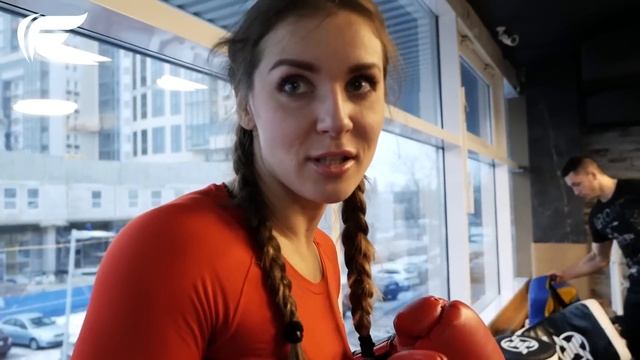 КРАСОТКА УДИВИЛА БОКСЕРА ! смотреть онлайн