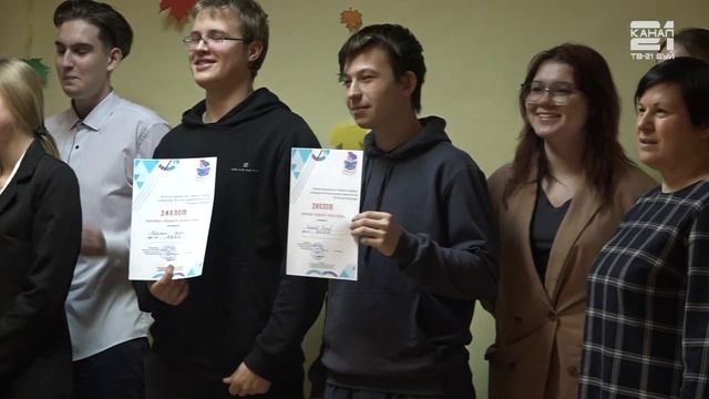 Интеллектуальная игра "Умницы и умники". смотреть онлайн