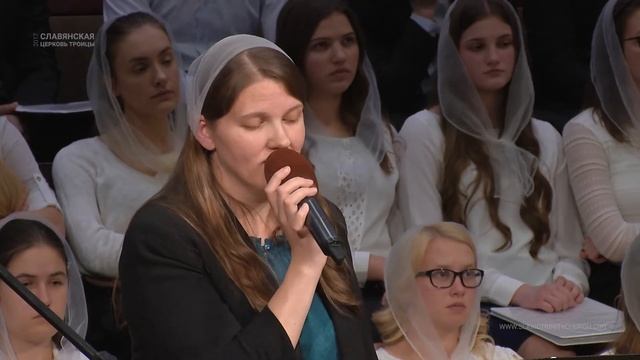 У нас порой, друзья, такие лица - Стих смотреть онлайн