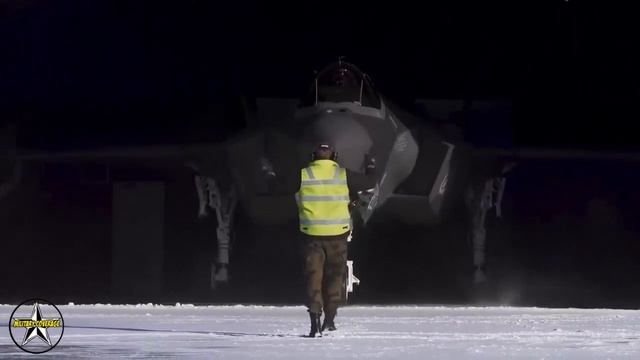 Jet F-35 Landing Gear Collapses After Landing at Hill смотреть онлайн
