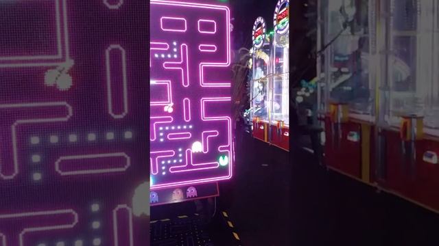 Me Playing The World's Largest Pacman Game At The C.J. Barrymore's Acrade