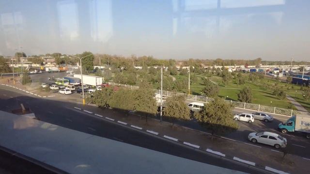 Вид из окна метро на Ташкент — Metro oynasidan Toshkentga ko'rinish смотреть онлайн