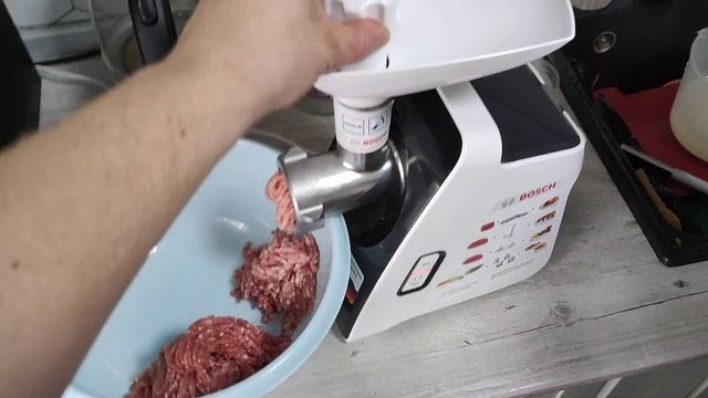 Тест электрической мясорубки Bosch CompactPower MFW3640A смотреть онлайн