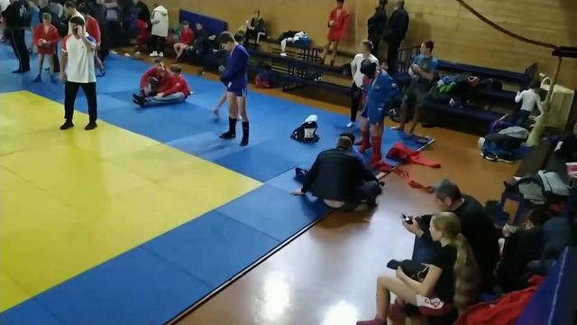 мой друг первый раз на соревнованиях смотреть онлайн