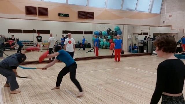 спочан - японское фехтование, фрагмент, аючи - одновременное попадание (щит и меч) смотреть онлайн