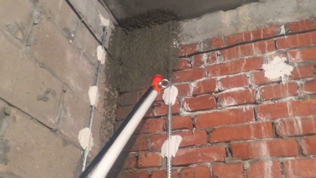 Нанесение цементно-песчаной смеси 