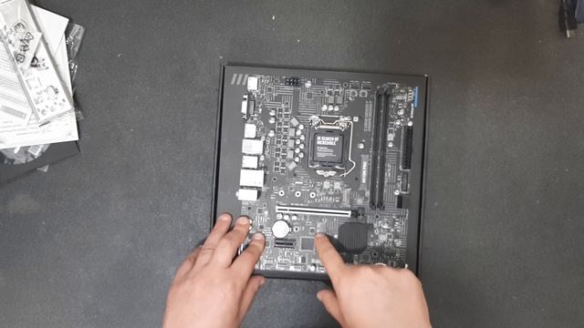 Unboxing approfondito della Scheda Madre MSI H510M PRO смотреть онлайн
