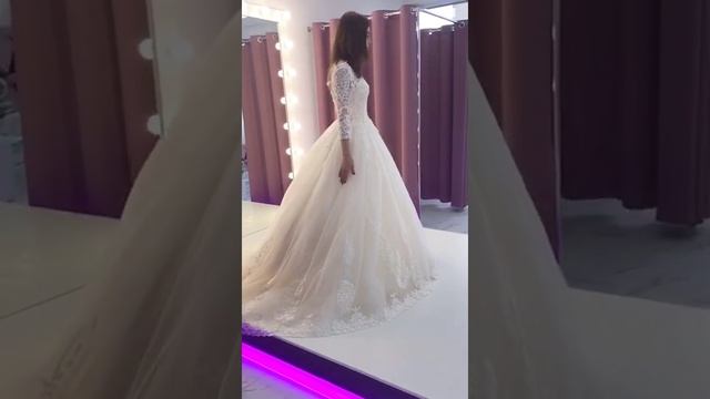 Пышное свадебное платье со шлейфом! смотреть онлайн