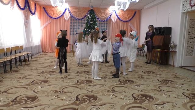 Новогодний утренник смотреть онлайн