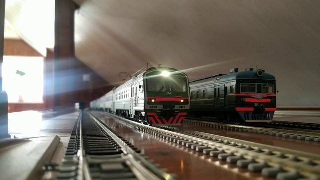 ЭД4М-0181 в масштабе смотреть онлайн
