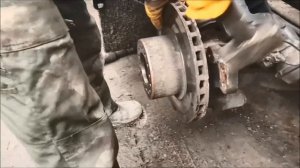 замена передних тормозных дисков