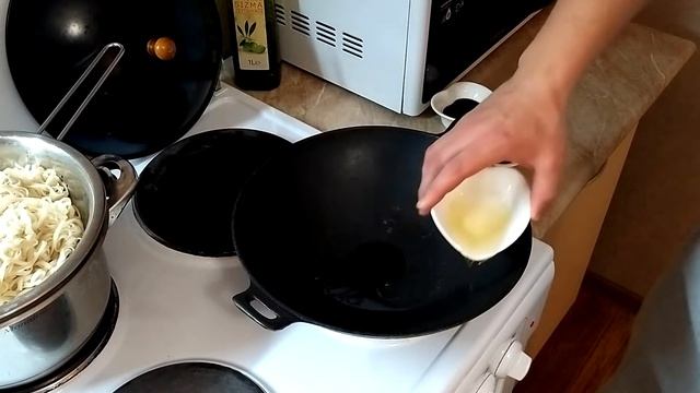 Фантастическая лапша Удон со свининой и овощами, нереально вкусно смотреть онлайн