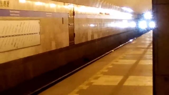 Станция метро Проспект Просвещения | Прибытия 81-717 (ЛВЗ) #8491 смотреть онлайн