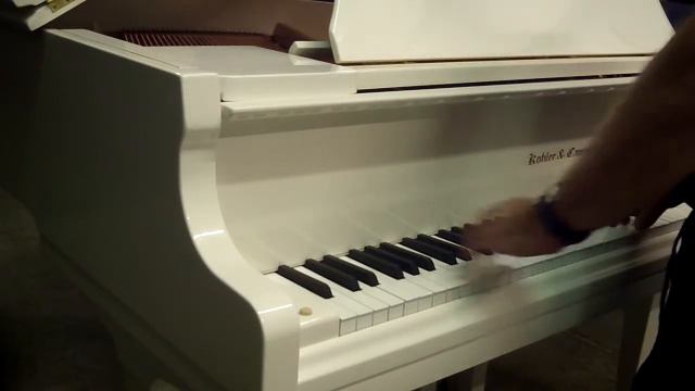 Kolher & Campbell white baby grand piano смотреть онлайн