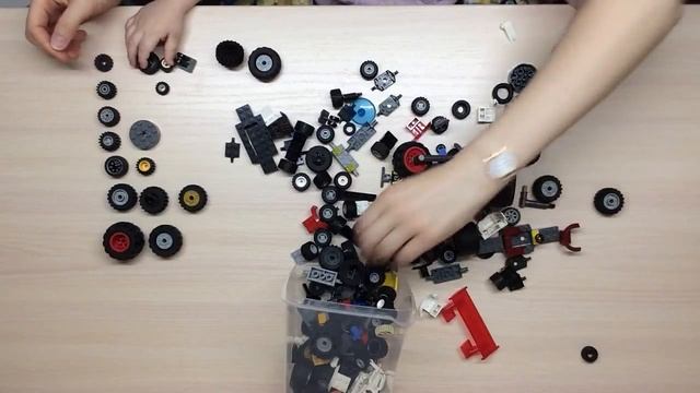 Большая куча колесиков Лего. Наша коллекция колес Lego смотреть онлайн