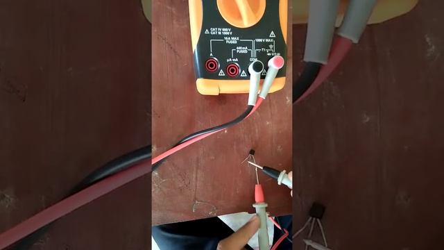 Testing of transistors by using multimeter смотреть онлайн