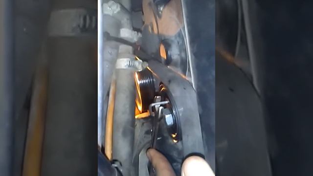 Натяжение ремня генератора Приора 16 кл. смотреть онлайн