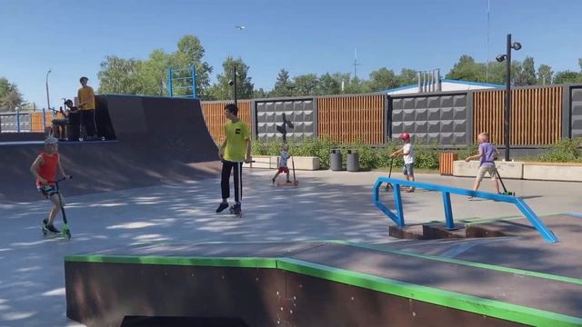 Я был в отпуске, из которого привез бессмысленное видео. Питер, Кронштадт, Выборг и Новгород. смотреть онлайн