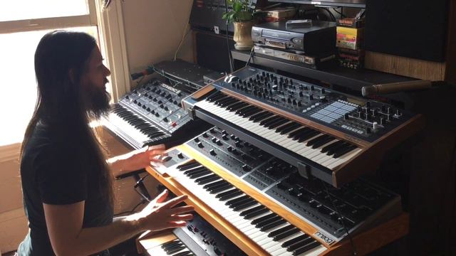 EP6 In search of the coolest synths. Featuring: 1972 Moog Sonic VI, 2020 Arturia Polybrute смотреть онлайн