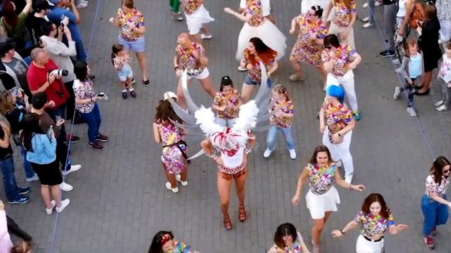 БРАЗИЛЬСКИЙ КАРНАВАЛ В МОСКВЕ 26.05.2019! ЖАРКИЕ ТАНЦЫ! смотреть онлайн