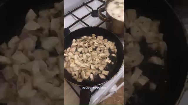 Вкусная подлива к горниру(грибы,курочка,сметана) смотреть онлайн