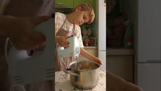 Приготовил сливочные сконы. Как вам?? #михаилкараулов смотреть онлайн