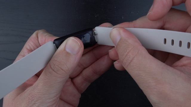 Fitbit Inspire 2 – How to Change Bands смотреть онлайн