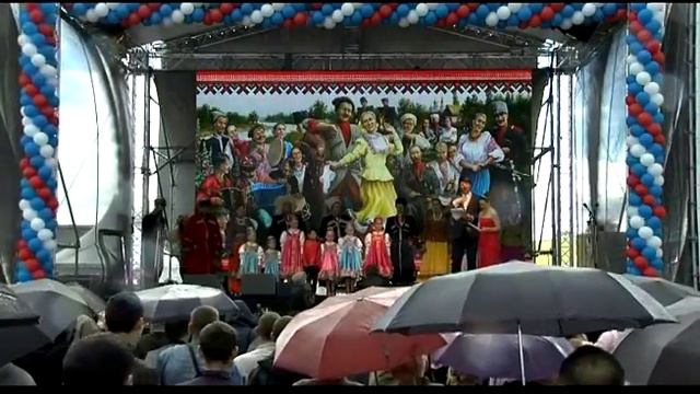 Ансамбль КАЗАЧИЙ ДЮК на ДНЕ РОССИИ. ПОКЛОННАЯ ГОРА 12 ИЮНЯ 2016 смотреть онлайн
